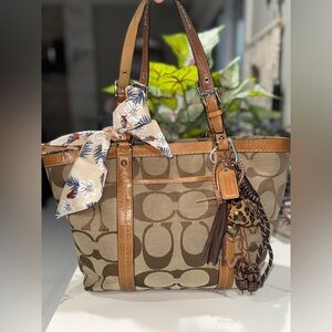 Coach Signature Tote Zipped Top Purse + Accessories